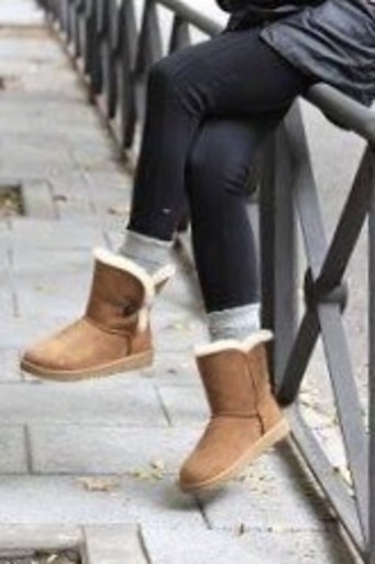 UGG  アグ ★ムートンブーツ ベイリーボタン US7 24cm★