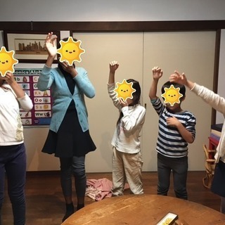 英語学習歴のある小学生、A+SMILE英語教室で一緒に英語を学び...