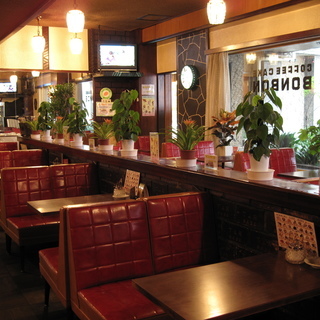 パート・アルバイト募集　昭和レトロな喫茶店ホールスタッフ　火曜日・金曜日の日中できるかた大歓迎！！　の画像