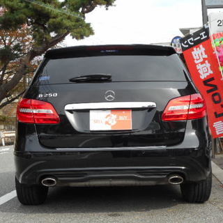 クリスマスを素敵な誰かと過ごすのは、是非　メルセデスベンツ5HB　B250　レーダーセーフティパッケージで！！の画像