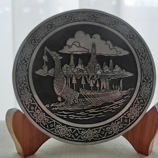 タイ製KING’S PEWTERプレート木製台座付き　伝統工芸品　タイピューターゾウ　値下げ　錫コースター象の画像