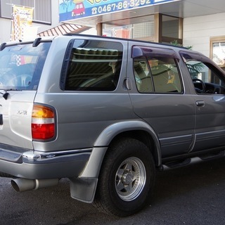 どなたでも車がローンで買えます！　最新在庫特集！　テラノ　ワイドＲ３Ｍ－Ｒ　・メモリーナビ・フリップダウンモニター・フルセグ・ＨＩＤ・ＥＴＣ・ローダウン・アルミ　完全自社ローン！！の画像