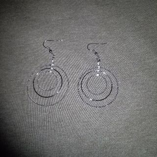 ピアス