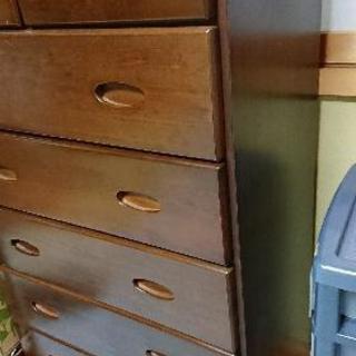 6段の収納家具の画像