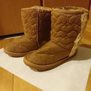 ムートンブーツ。