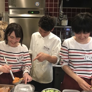 【未経験歓迎！】あなたもイタリアン＆肉バルで働きませんか？アルバイト募集中！　（1）キッチンスタッフ　（2）ホールスタッフの画像