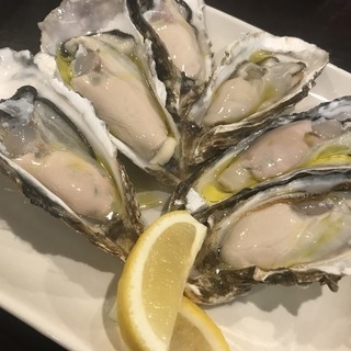【未経験歓迎！】あなたもイタリアン＆肉バルで働きませんか？アルバイト募集中！　（1）キッチンスタッフ　（2）ホールスタッフの画像