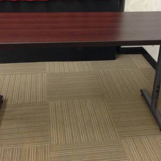 作業デスクの画像