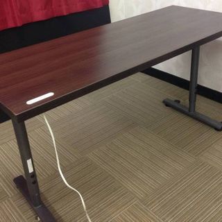 作業デスクの画像