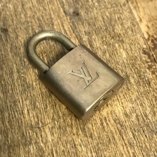 LV ヴィンテージ カデナ