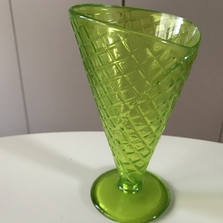 北欧で買った新品未使用アイスコーンスタンド　3個セットの画像
