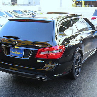 メルセデス・ベンツ EクラスワゴンE350 ブルーテック アバンギャルド　AMGスポーツ+リヤエンターカスタム （オブシディアンブラック）の画像