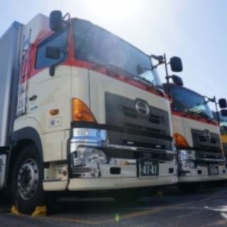 大型長距離トラックドライバーの画像