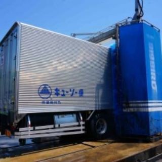 大型長距離トラックドライバーの画像