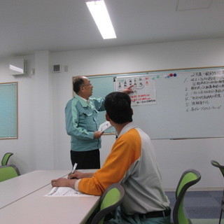 大型平ボディトラックドライバー（10t中距離運転手）　大型免許取得支援制度あり！の画像