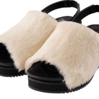 値下げ【新品】〈サンダル〉フェイクファーサンダル