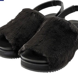 値下げ【新品】〈サンダル〉フェイクファーサンダルの画像