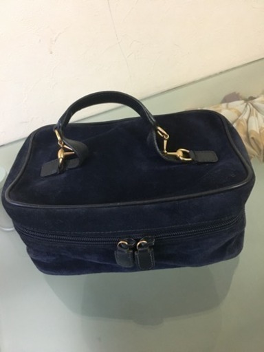 GUCCI コスメポーチ2,000円