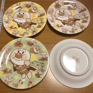 アンパンマンのお皿になります(切手、全国共通商品券払い受け付けております)の画像
