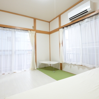 バイク＆自転車ガレージ付きハウス全部屋29800円！個室広々６畳...