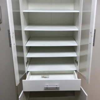 食器棚(高さ約180cm)をお譲りします。の画像