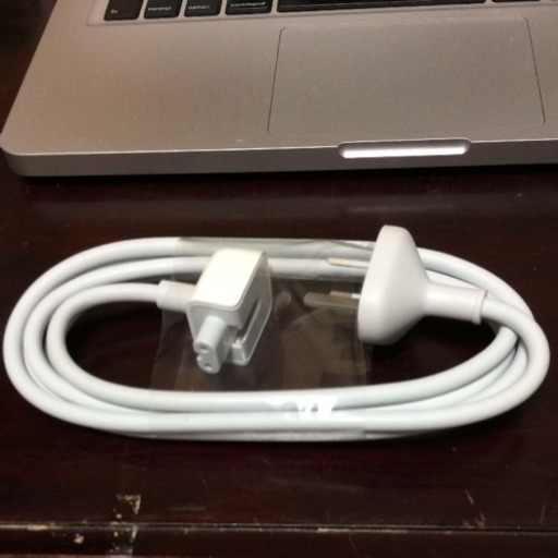 MacBook Pro の、延長コード Australia版