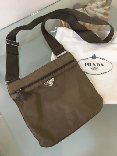 PRADA・LOUIS VUITTON どちらも2,500円