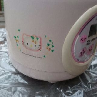ハローキティの炊飯器の画像