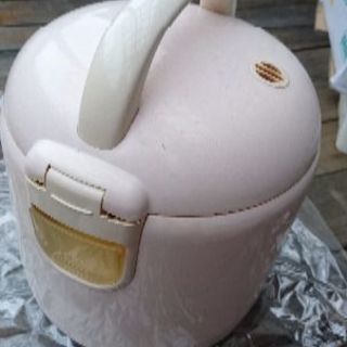 ハローキティの炊飯器の画像