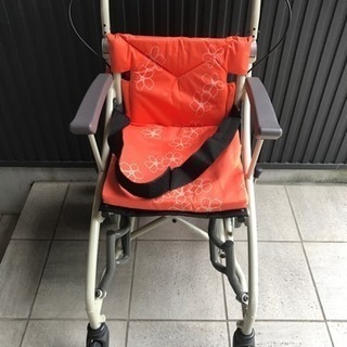 【美品】あい&ゆうき 歩行補助兼用車椅子12インチAY12-35の画像