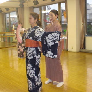 一人で着物が着られるようになり、優雅な立ち居振る舞いや礼儀が身につきます！の画像