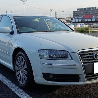 アウディー　Ａ８　白　フルレザー　総額92万円！の画像