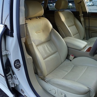 アウディー　Ａ８　白　フルレザー　総額92万円！の画像