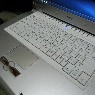 ノートパソコン NEC Lavie LL800/KG Windows7の画像