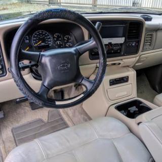 シボレー サバーバン LT 44260mile V8 5300cc 2000年モデル Max8人乗り レザーシート 1,3ナンバー可 並行輸入車 ETC,ナビ,HIDイカリング有の画像