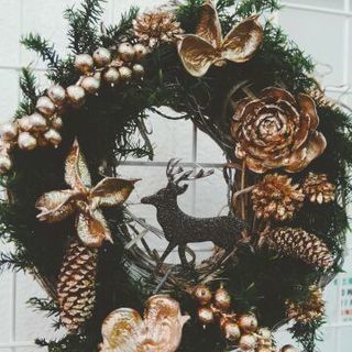 クリスマスリース　軽いラタンで作りませんか?の画像