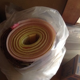 ござ 3枚あり 普通、ピンク、黄色の画像