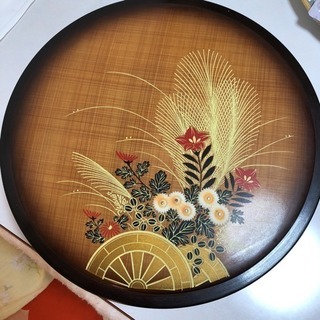 お寿司を作る時のお盆の画像