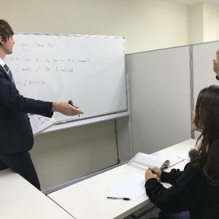 心斎橋徒歩5分！！ベテランネイティブ英会話講師の授業が1レッスン1375円からの激安英会話スクール！！新規開校につき無料体験レッスン受付中！！の画像