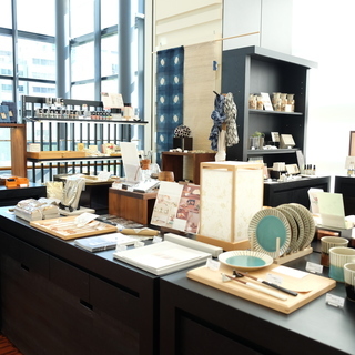 伝統工芸品などを扱うセレクトショップ