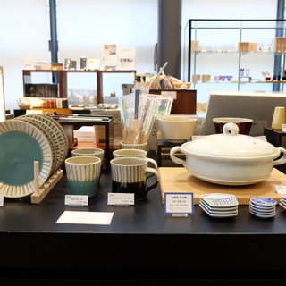伝統工芸品などを扱うセレクトショップの画像