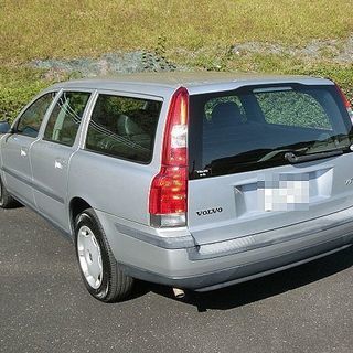 ★ご成約★■極上■平成１６年式■V70■中期型■走行たった６万K■1オナ■禁煙■ディーラー整備■車庫保管■本革シート■KAROマット■ストラーダナビ■オイル交換済■  の画像