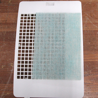 中古品 SHARP/シャープ 加湿セラミックファンヒーター HX-C120-W 2013年製 プラズマクラスター搭載 ホワイト系の画像