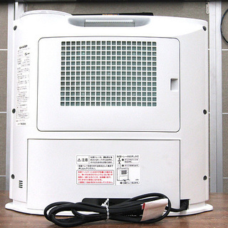 中古品 SHARP/シャープ 加湿セラミックファンヒーター HX-C120-W 2013年製 プラズマクラスター搭載 ホワイト系の画像