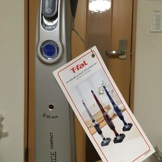 値下げ！Ｔ-ｆａｌ サイクロン式 コードレス掃除機の画像