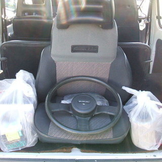 【ご成約、ありがとうございます！】Ｈ６　ジムニ－　４ＷＤ　タ－ボ　オ－トマ（最近は女子にも人気です！）エアコン　パワステ　純正アルミ　走行108000Ｋm　車検は３０年１１月１０日まであります。の画像