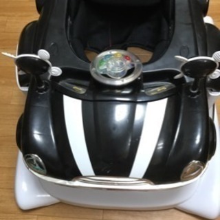車型のべビーチェア！ご飯も食べられます