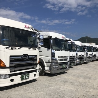 大型トレーラー乗務員(ウイング)