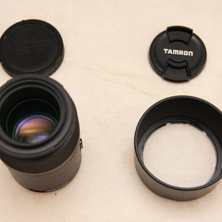 伝説のレンズ　タムロン90ｍｍ2.8　マクロレンズ　キャノン用