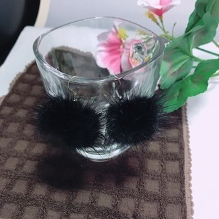 ファーピアスの画像